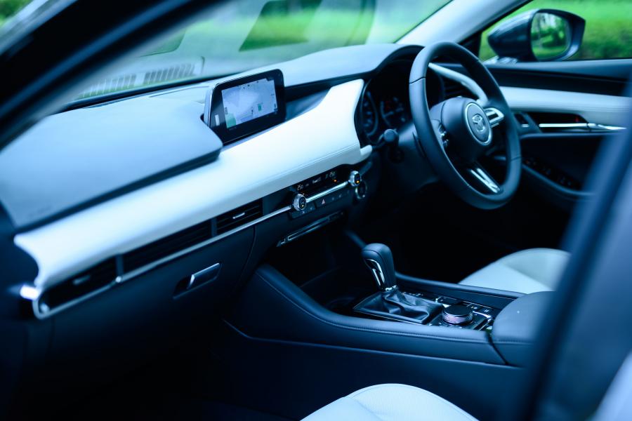 Интерьер Mazda3 Sedan (BP) 2019 года  (JP) (фото 11 из 17)